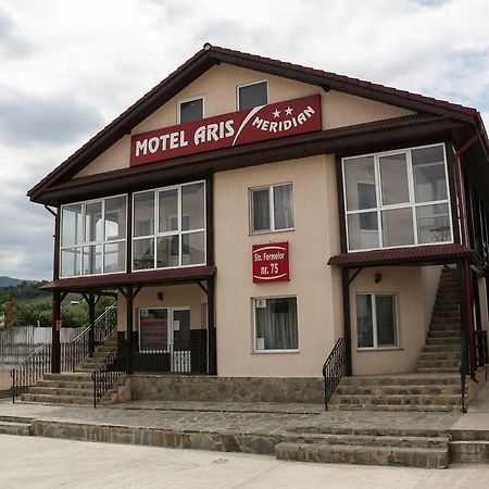 Motel Aris Meridian Piatra Neamţ Екстериор снимка