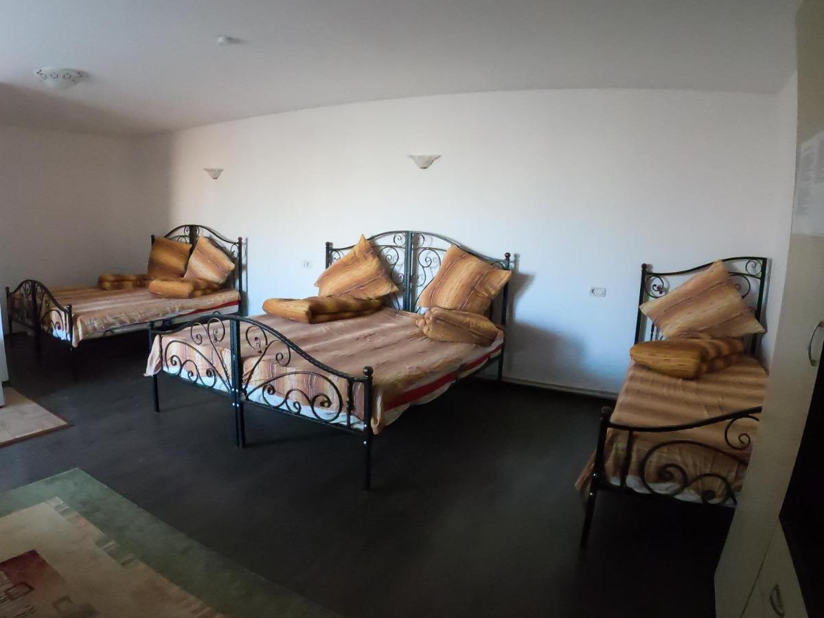 Motel Aris Meridian Piatra Neamţ Екстериор снимка
