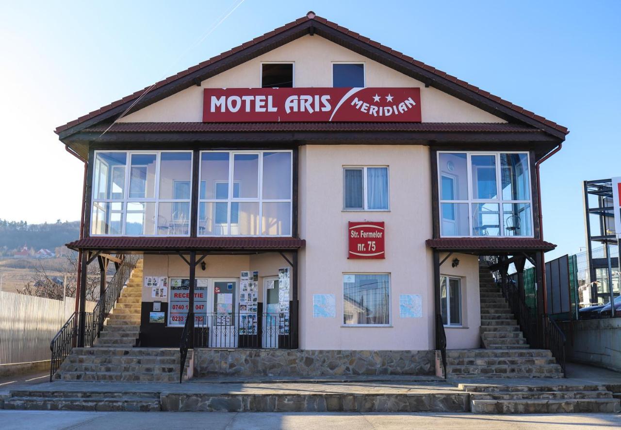 Motel Aris Meridian Piatra Neamţ Екстериор снимка