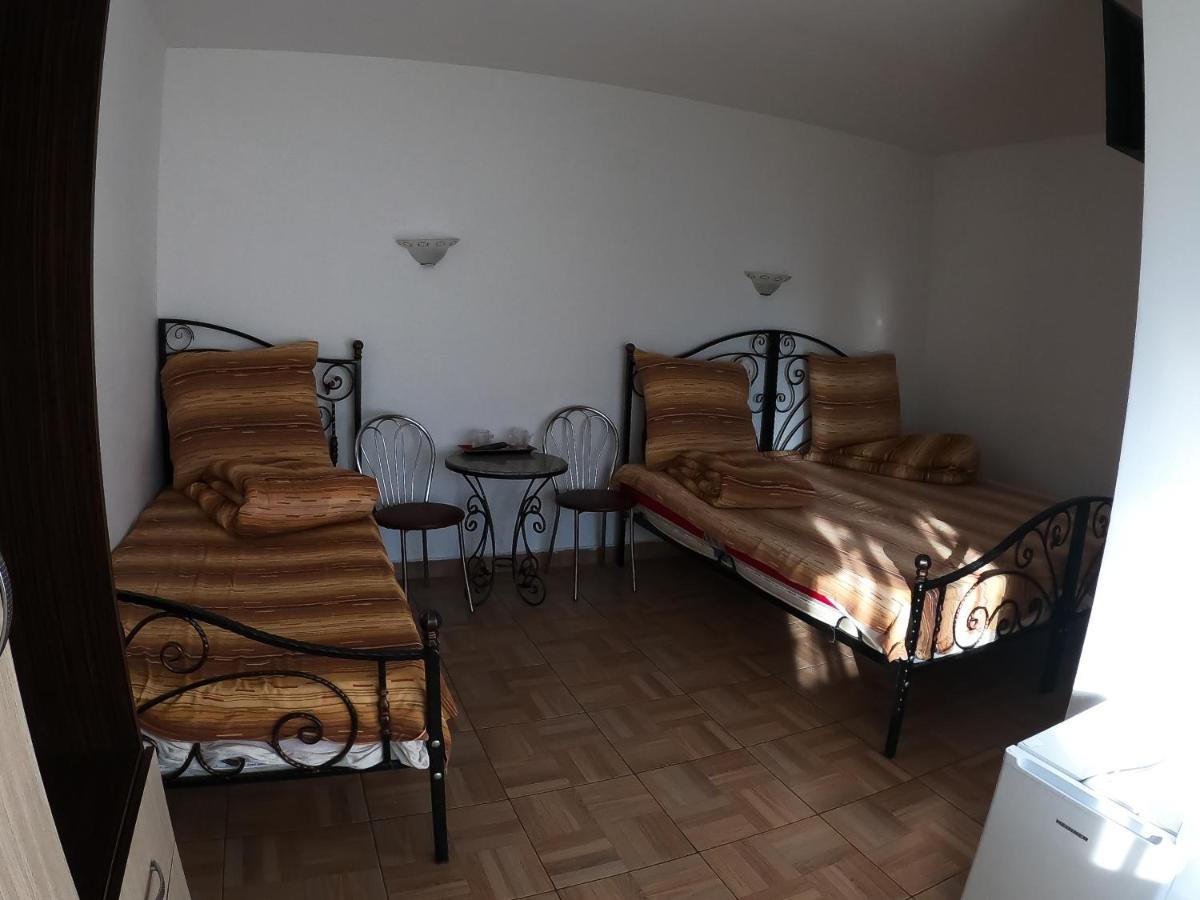 Motel Aris Meridian Piatra Neamţ Екстериор снимка