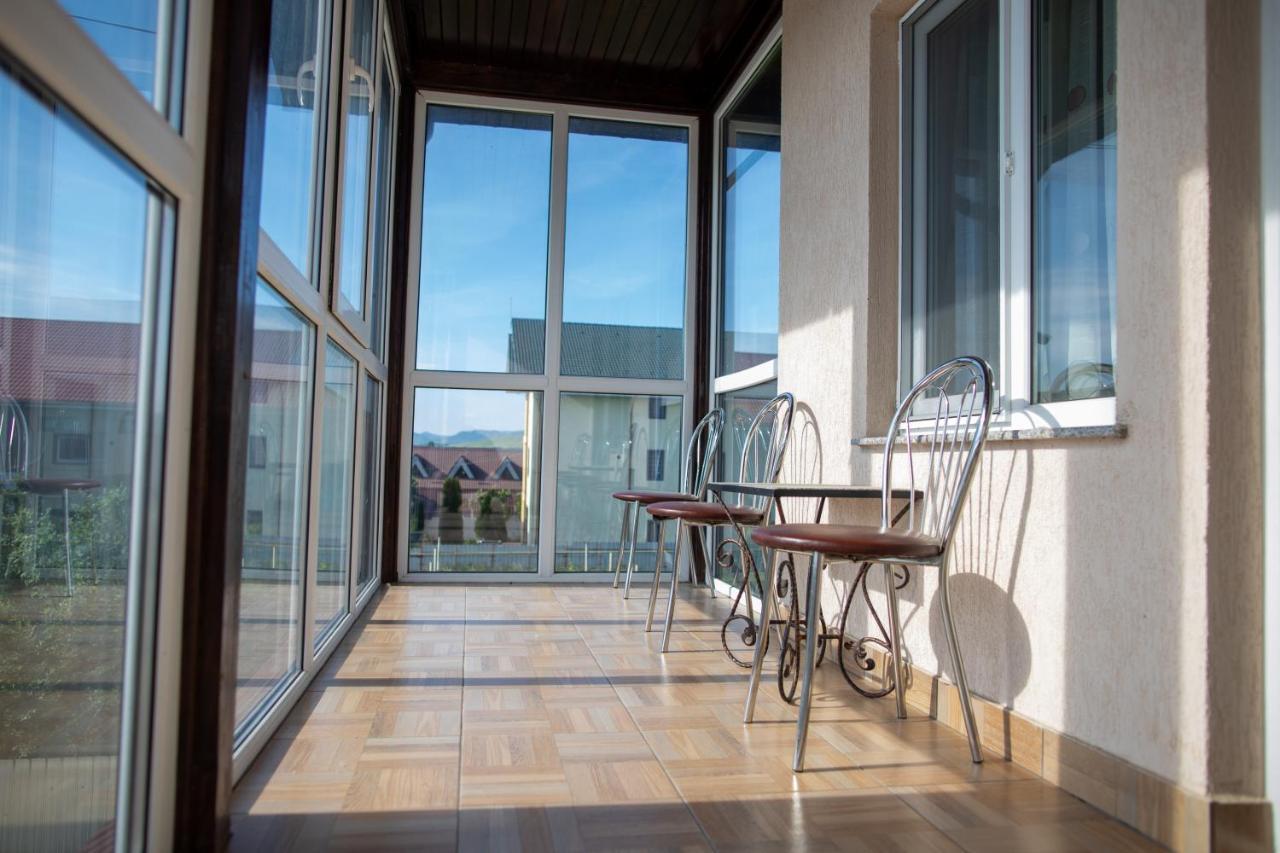Motel Aris Meridian Piatra Neamţ Екстериор снимка