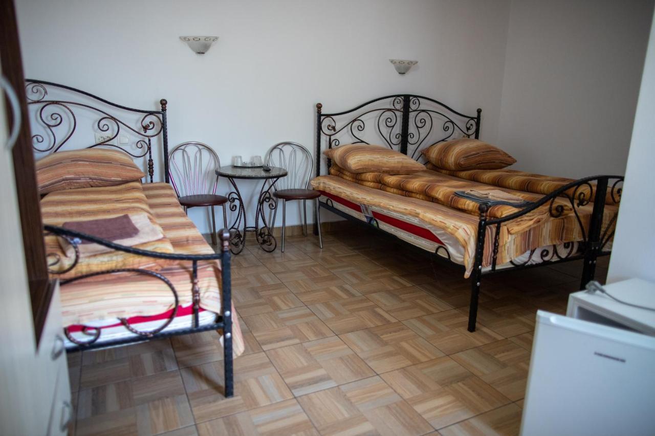 Motel Aris Meridian Piatra Neamţ Екстериор снимка