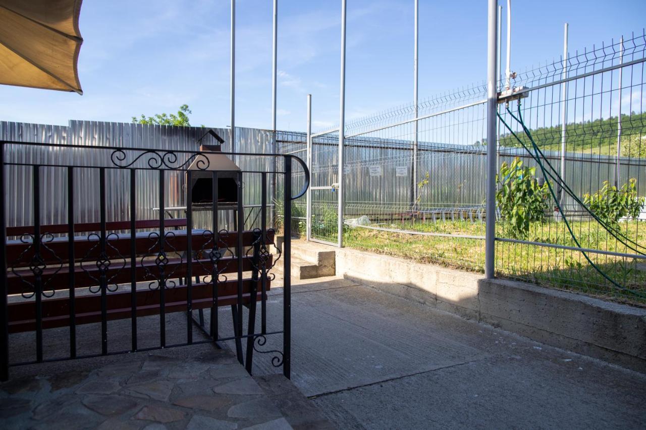 Motel Aris Meridian Piatra Neamţ Екстериор снимка