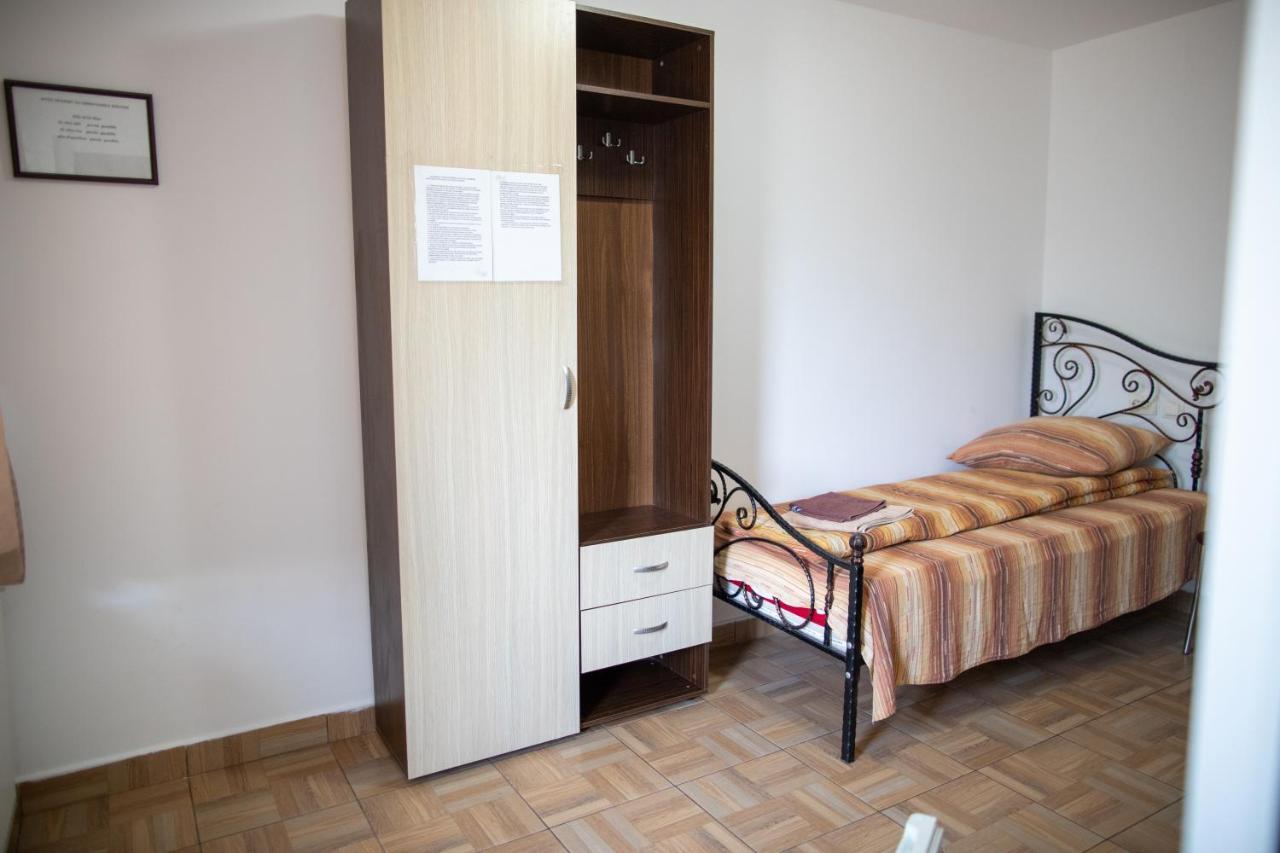 Motel Aris Meridian Piatra Neamţ Екстериор снимка