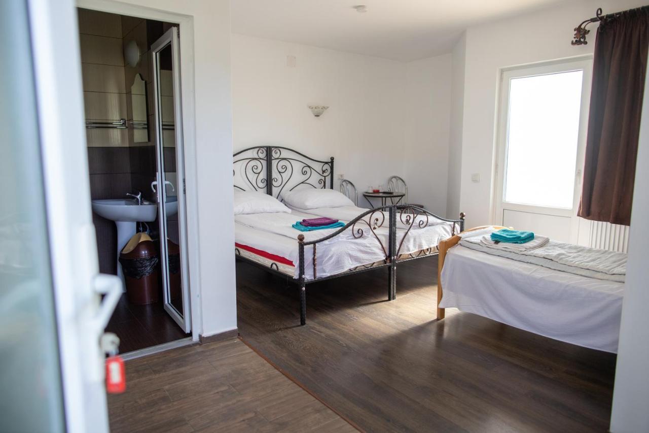 Motel Aris Meridian Piatra Neamţ Екстериор снимка