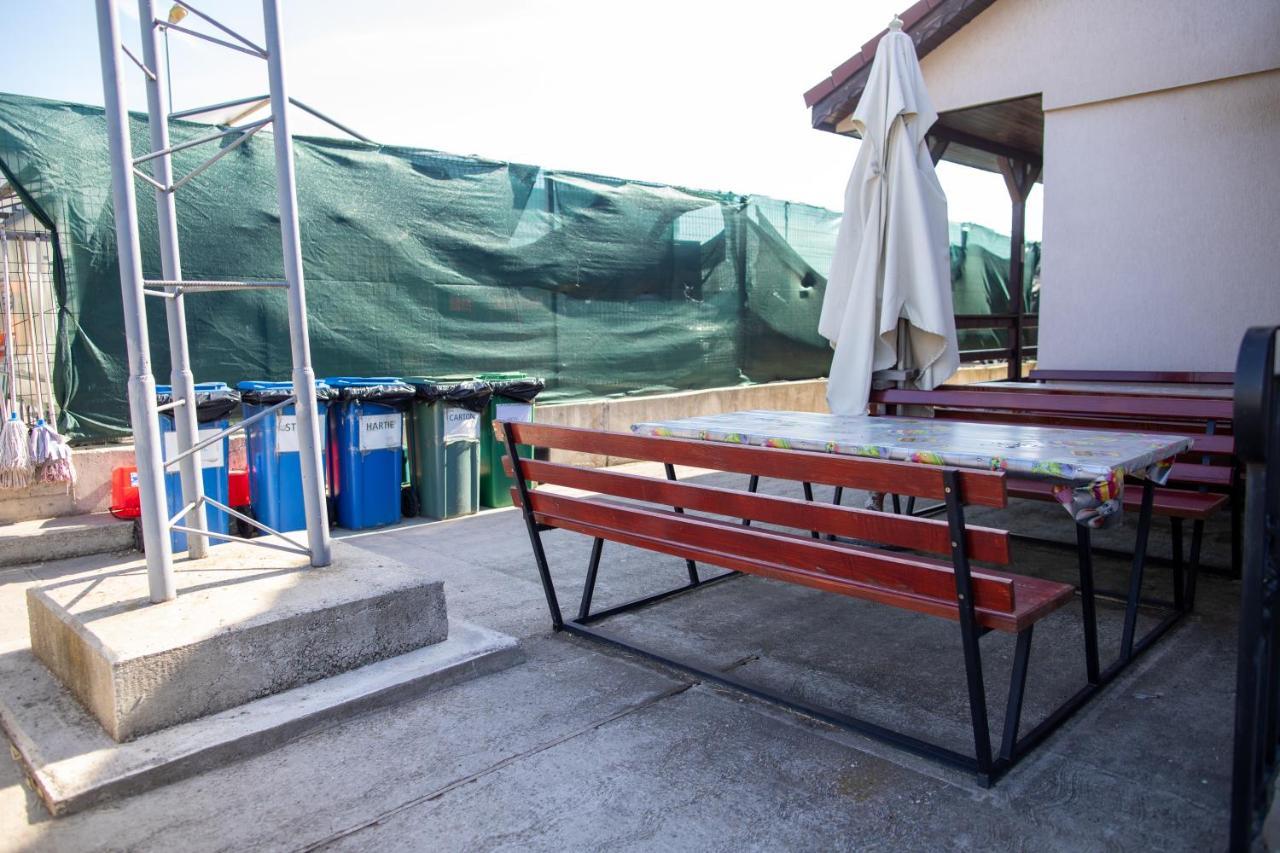 Motel Aris Meridian Piatra Neamţ Екстериор снимка