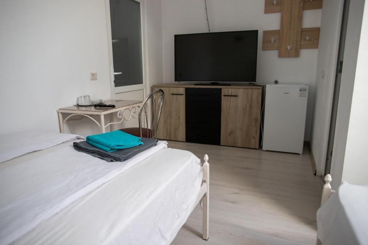 Motel Aris Meridian Piatra Neamţ Екстериор снимка
