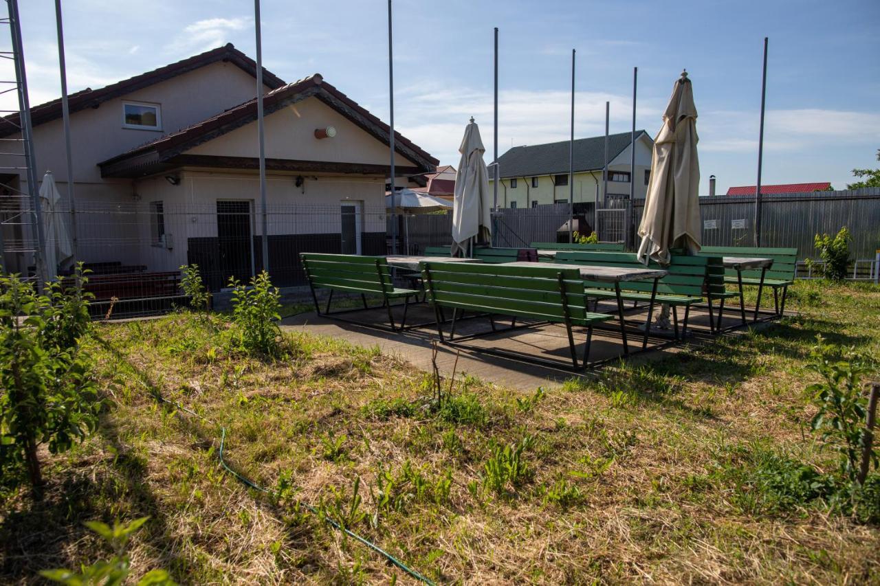 Motel Aris Meridian Piatra Neamţ Екстериор снимка