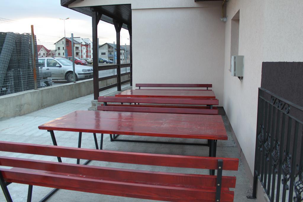 Motel Aris Meridian Piatra Neamţ Екстериор снимка