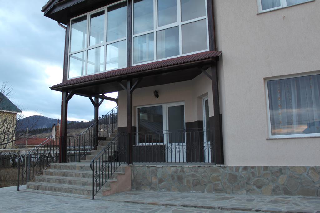 Motel Aris Meridian Piatra Neamţ Екстериор снимка