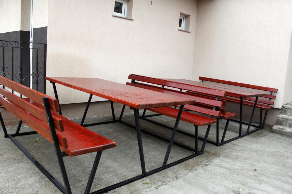 Motel Aris Meridian Piatra Neamţ Екстериор снимка