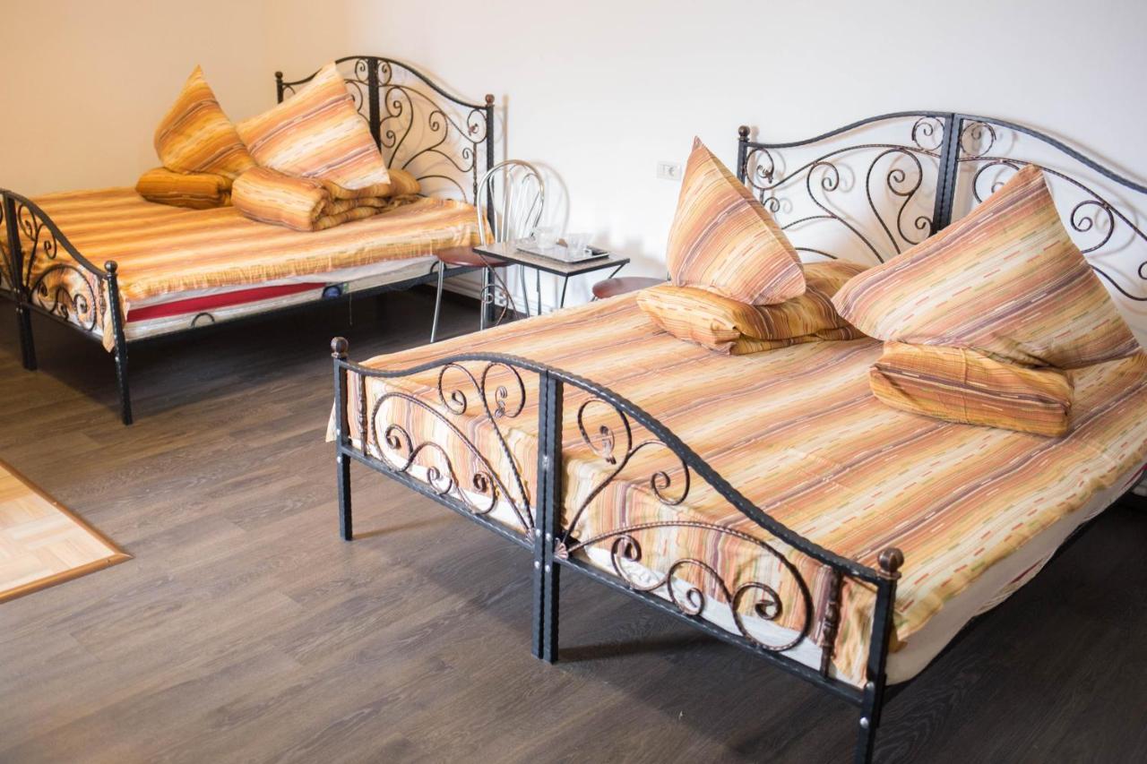 Motel Aris Meridian Piatra Neamţ Екстериор снимка