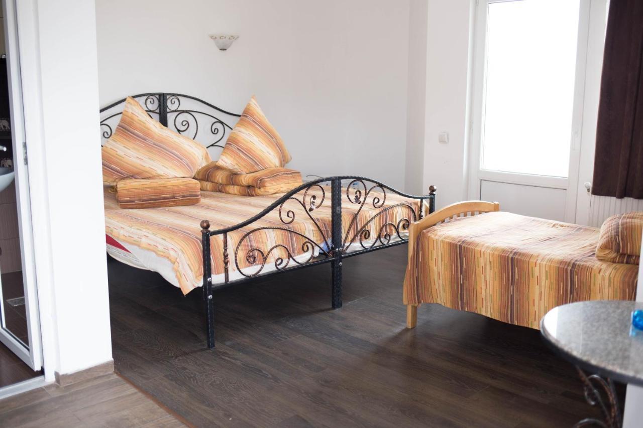 Motel Aris Meridian Piatra Neamţ Екстериор снимка